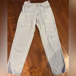 Levi Mom Jeans size 30